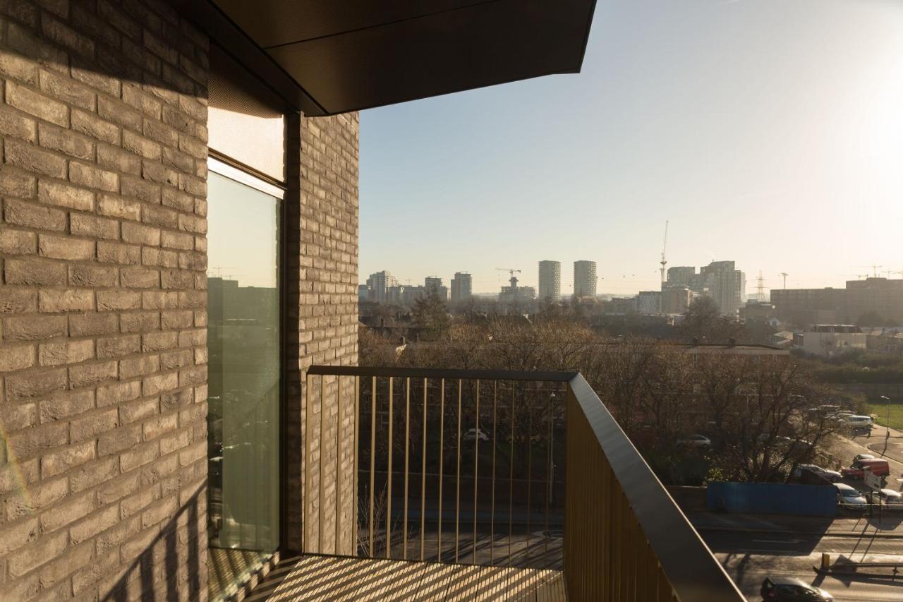 Apartament Spacious & Modern 1 Bedroom Close To Station In E16 Londra